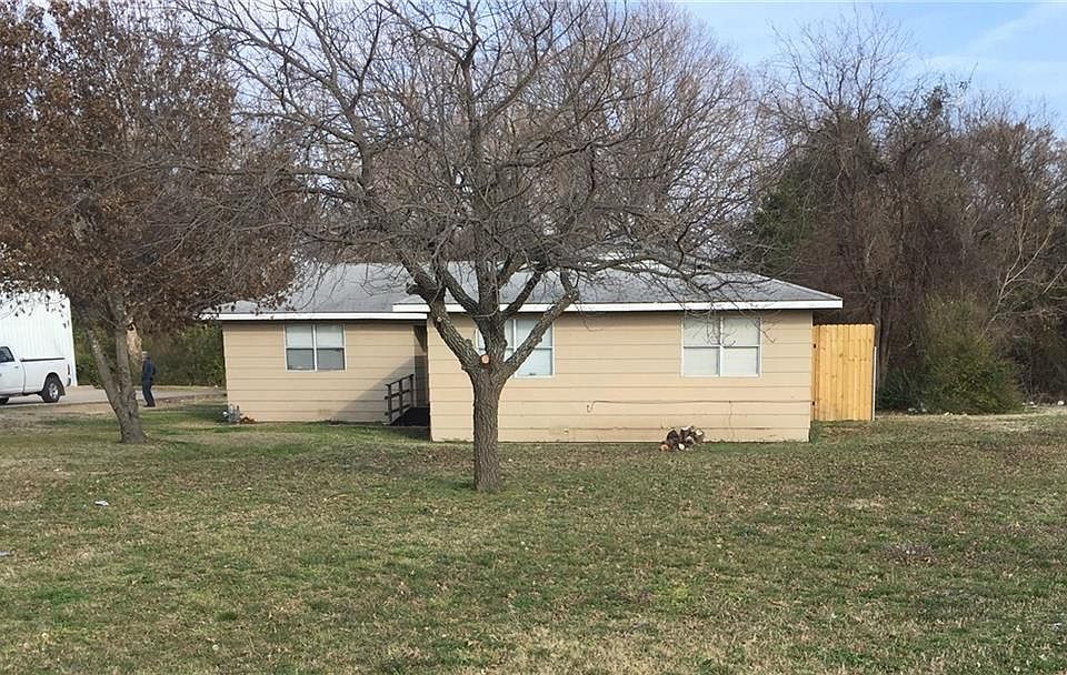 1st image of 1444 Park Circle Dr