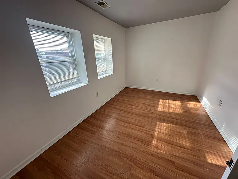 2351 N Park Ave #A3 — Photo 6