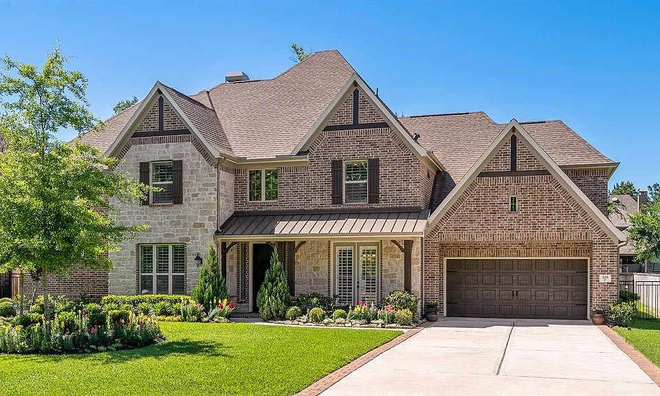 Magnificent Upgraded Custom Home by Coventry is located in the highly sought after Woodforest neighborhood of Spyglass! Home is Zoned to Montgomery ISD!