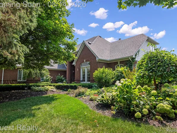 56439 Nickelby Dr S, Shelby Township, MI 48316