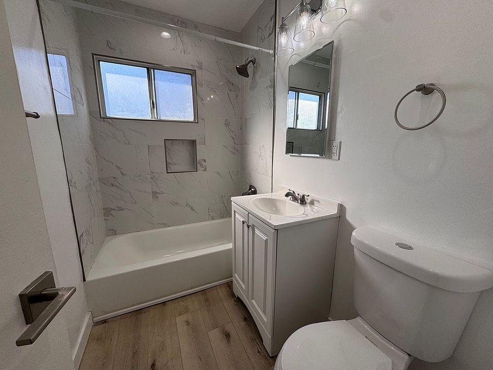 1st image of 2727 Abbot Kinney Blvd APT 9