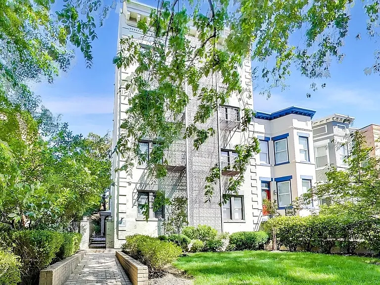 116 N Carolina Ave SE #201 — Photo 2