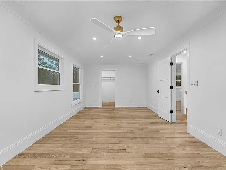 6155 Standing Oaks Ln — Photo 17