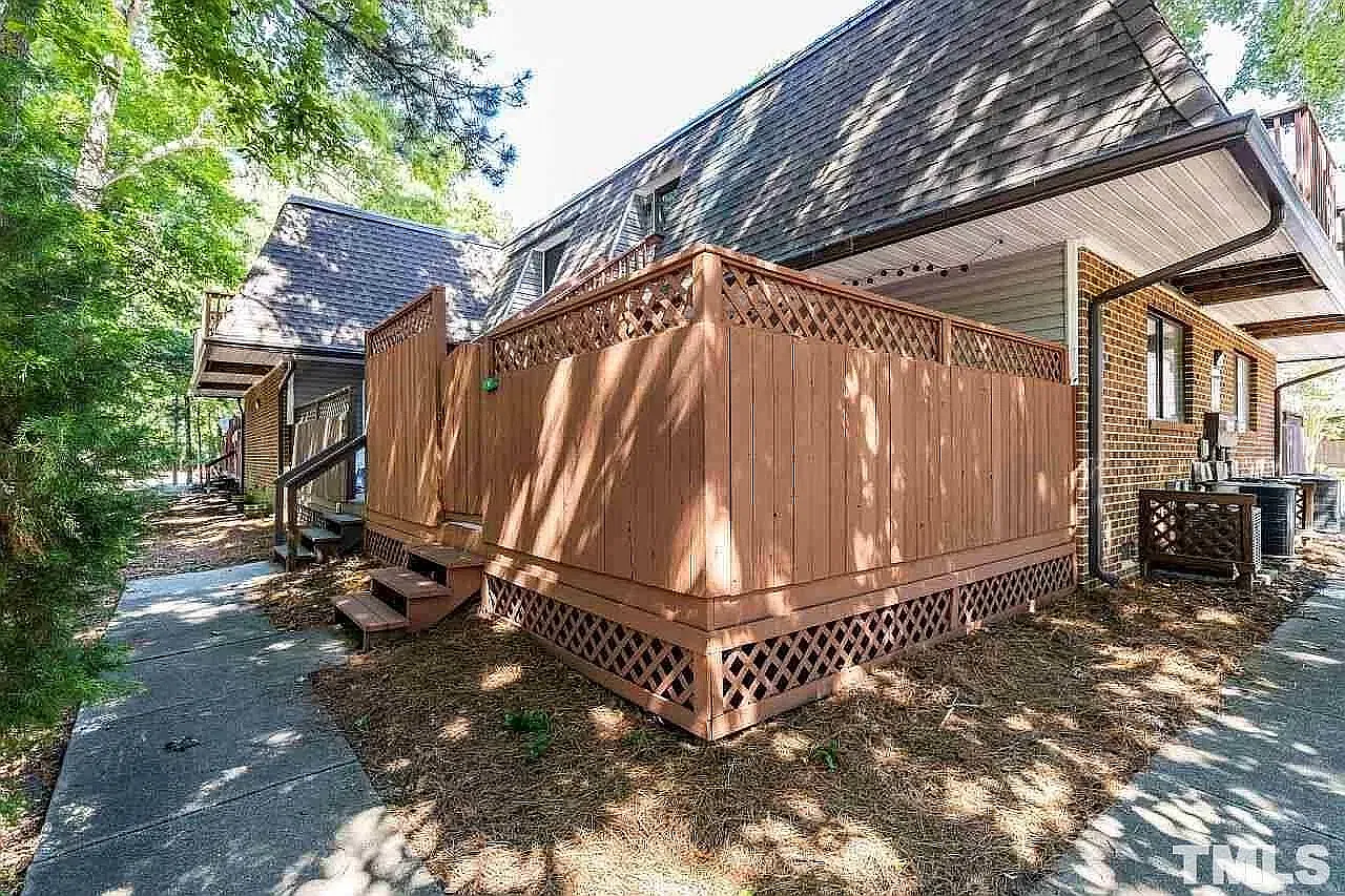 2 bed, 975 sqft, $1,295 — Photo 2