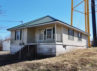 310 E Jackson St, Versailles, MO 65084