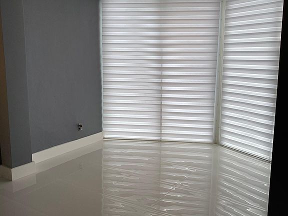 5th image of 1170 NE 191st St APT A26