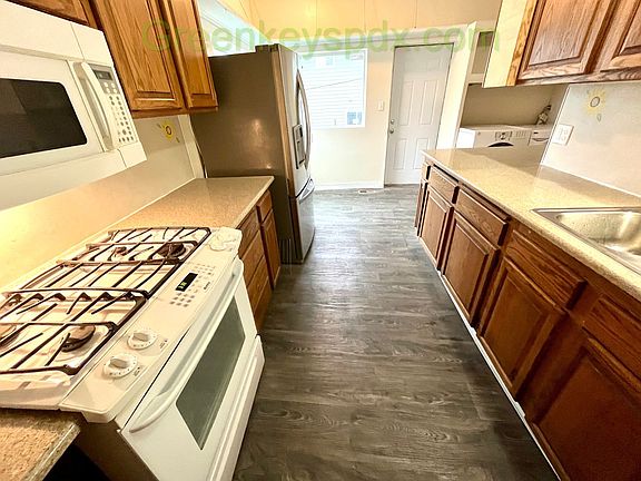 2nd image of 508 SE Walnut St APT A