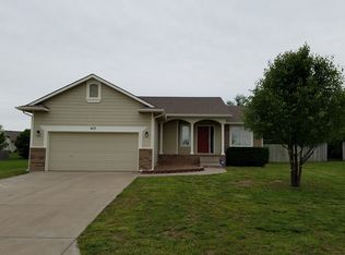 1113 N Raintree Dr, Derby, KS 67037