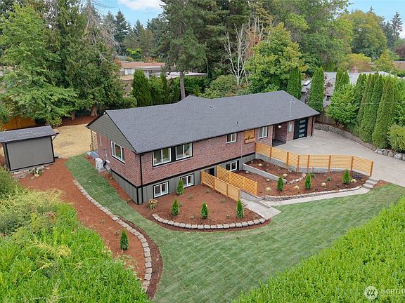 2nd image of 4021 Sunset Drive W