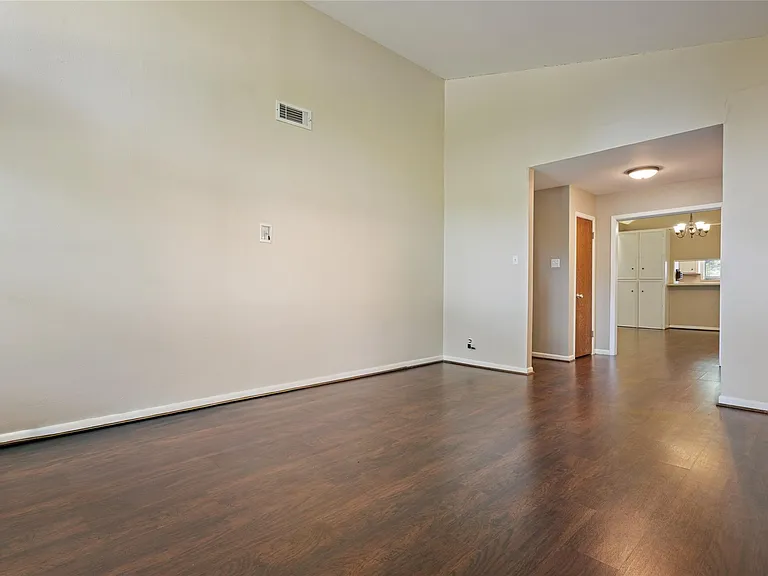 3808 Avenue O — Photo 13