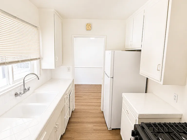 4265-4271 Coldwater Canyon Ave — Photo 4