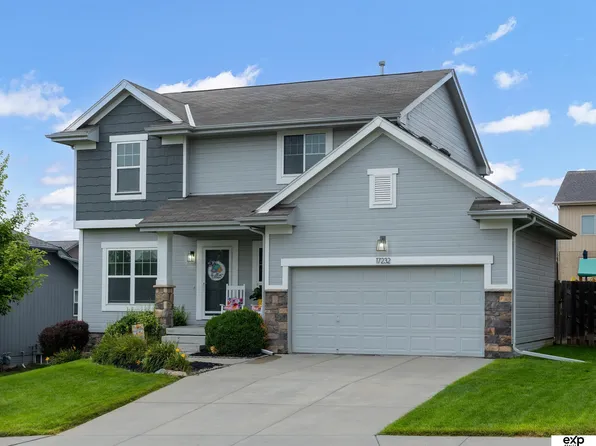 17232 Palisades Dr, Omaha, NE 68136