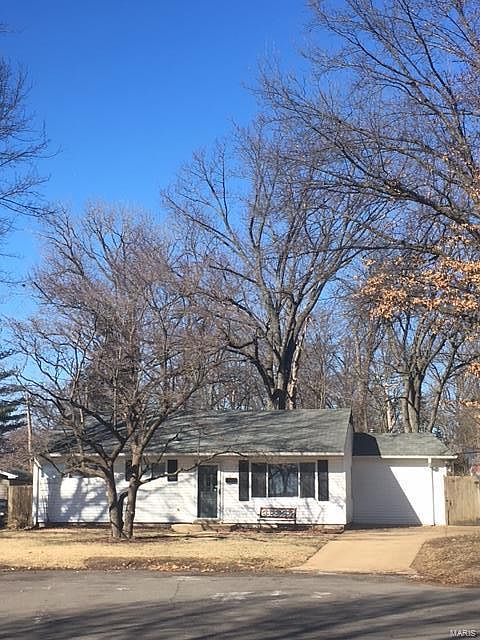 1st image of 11 Regina Ct