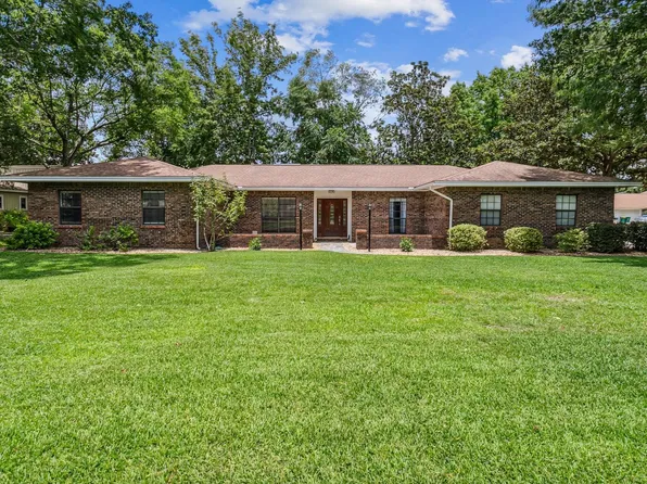 56 Lake Lorraine Cir, Shalimar, FL 32579