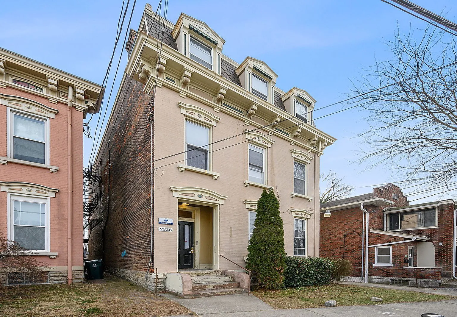 4 bed, 1.0 bath, $3,195 — Photo 2
