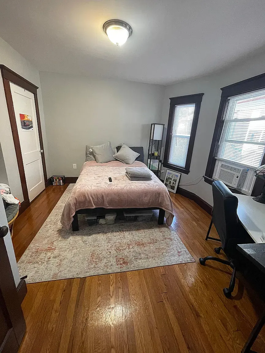 3 bed, 9999 sqft, $4,050 — Photo 3