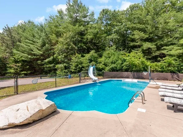 11 Dinah Path, Plymouth, MA 02360