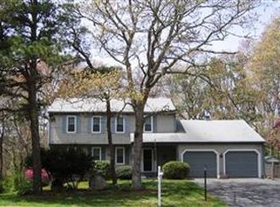 29 Bennets Neck Dr, Pocasset, MA 02559