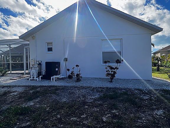 4th image of 1040 Bay Harbor Dr