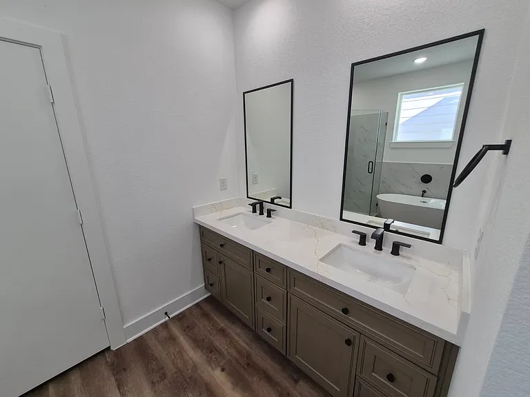 3003 Delano St — Photo 17