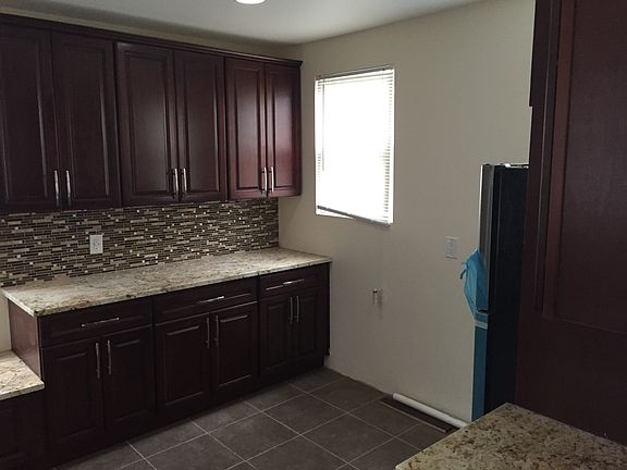 3rd image of 187-12. Tioga Drive