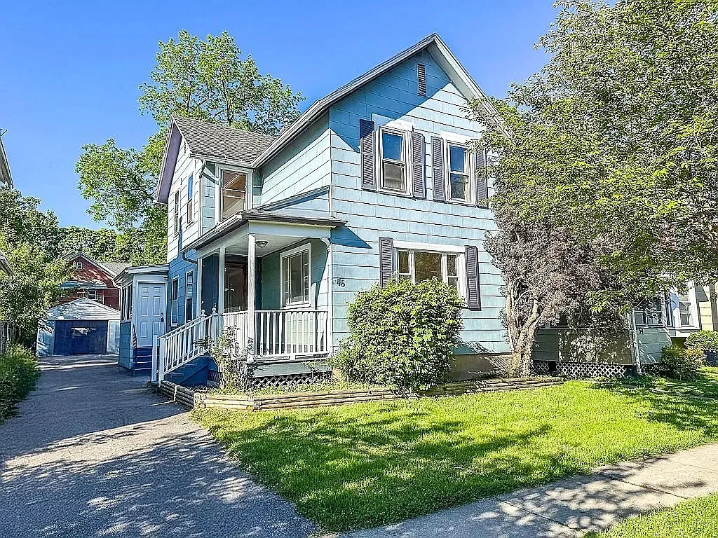 3 bed, 1478 sqft, $2,400 — Photo 1