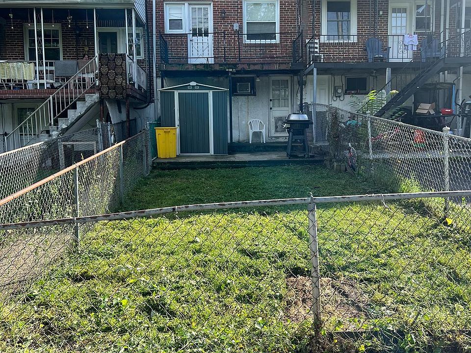 2nd image of 1919 Deering Ave