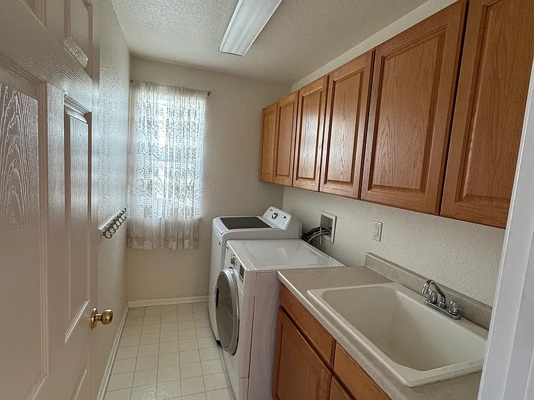 923 Grays Peak Dr — Photo 76