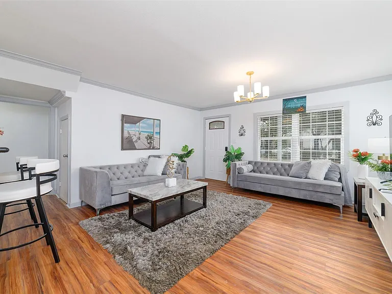 1604 W Alabama St — Photo 2