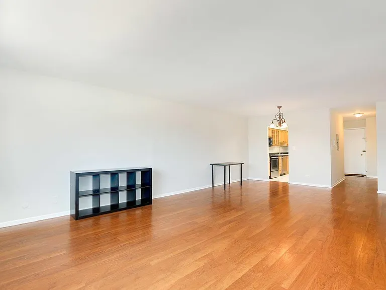 1234 Elmwood Ave #4F — Photo 9