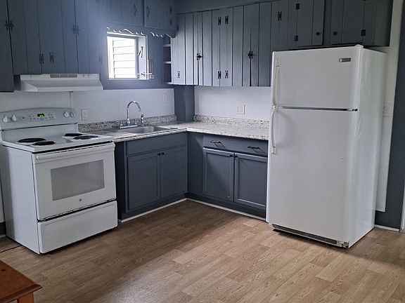4th image of 74 Maverick St