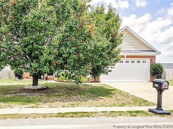 3rd image of 817 Camwheel Dr