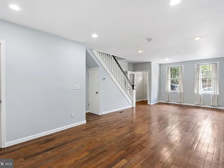 1240 Federal St — Photo 6
