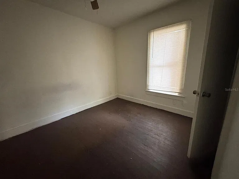 728 Columbia St — Photo 16