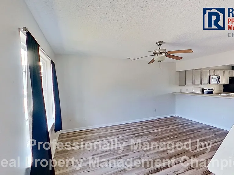 1002 Banister Loop — Photo 2