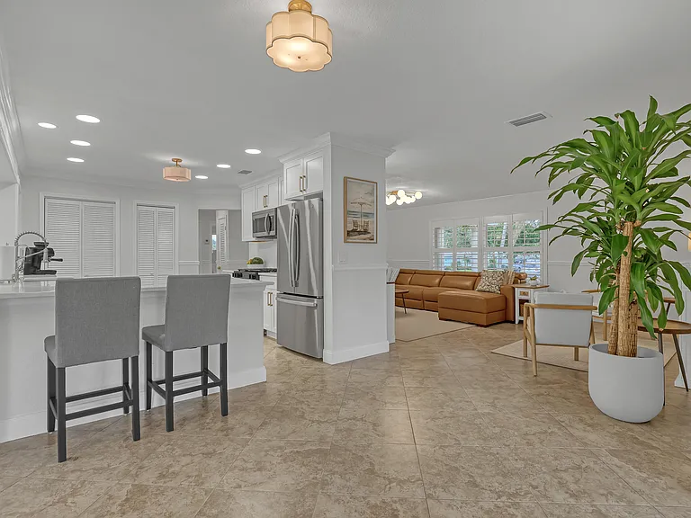 561 Anchorage Dr — Photo 6
