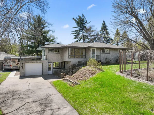 6449 49th St N, Oakdale, MN 55128