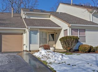 382 Bayberry Ct, Englishtown, NJ 07726