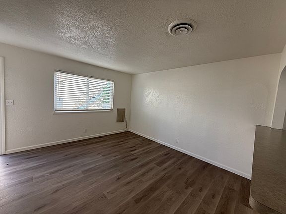 3rd image of 509 E Ridgecrest Blvd #B