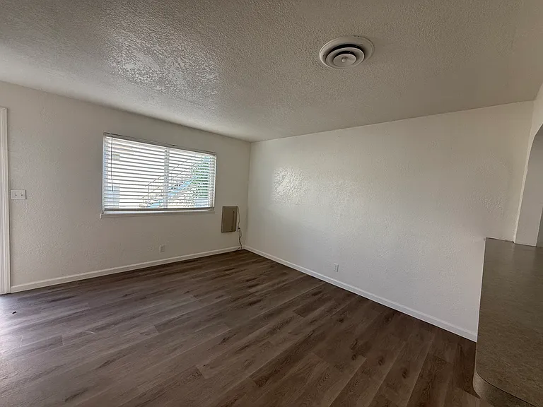 509 E Ridgecrest Blvd #B — Photo 3