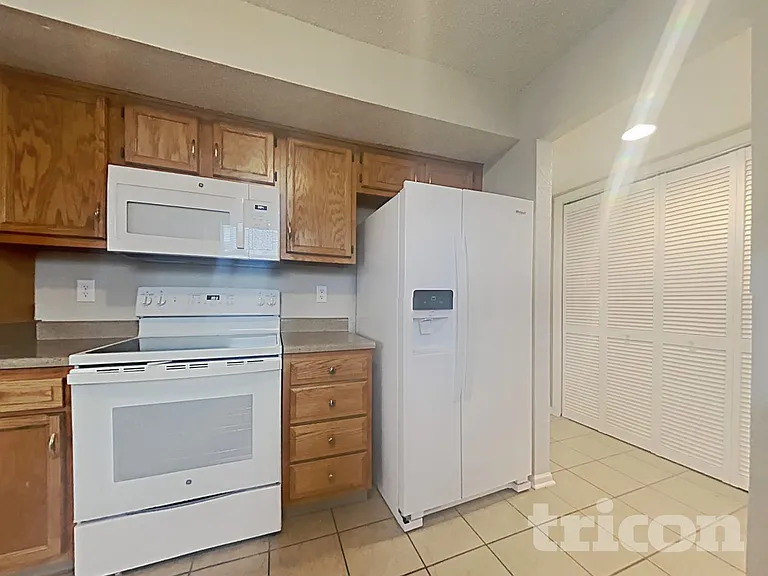 8309 Brambleberry Dr — Photo 6