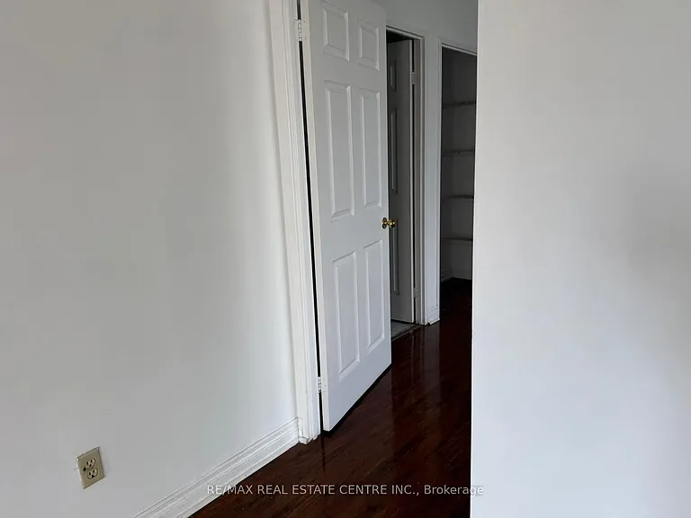 265 Enfield Pl #1403 — Photo 4