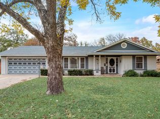 1721 Brooks Dr, Arlington, TX 76012