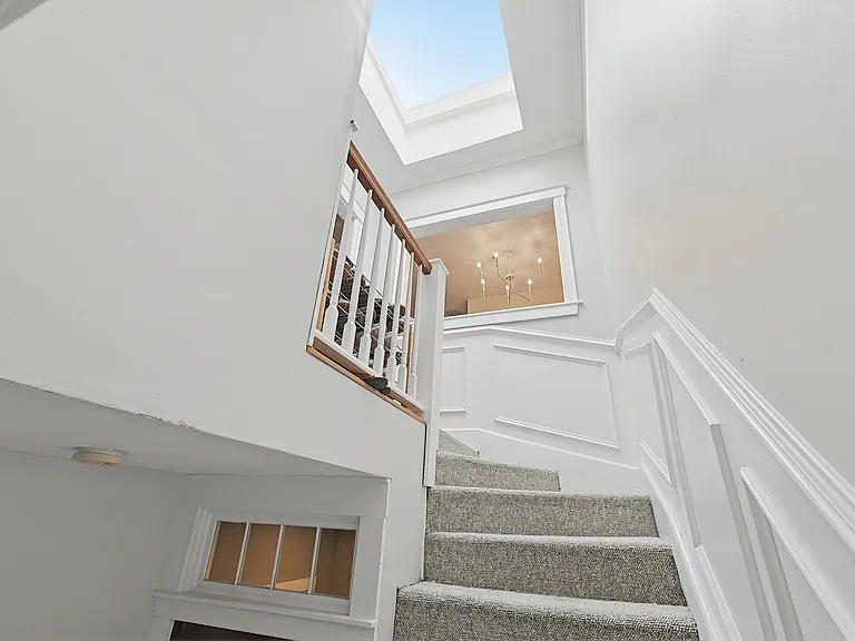 36 Telegraph St — Photo 3
