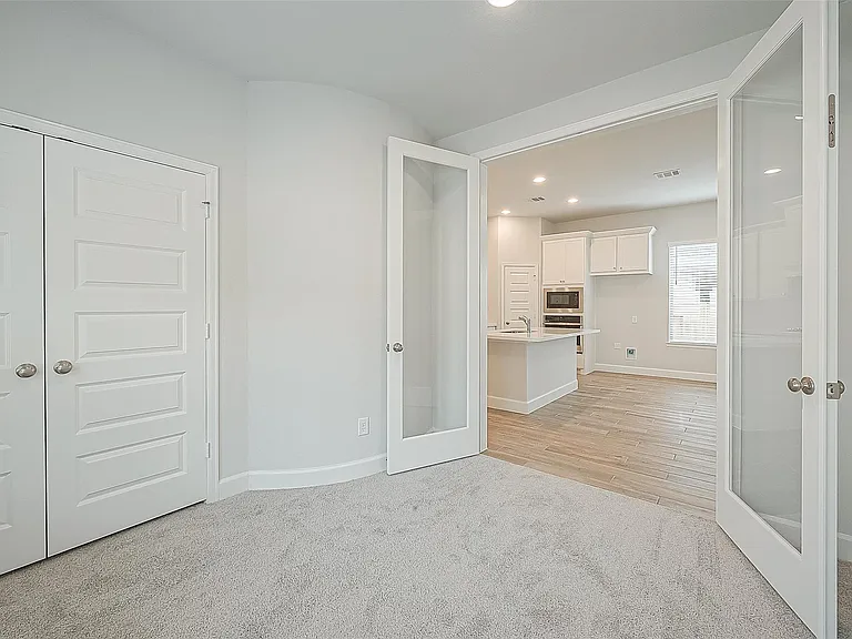 213 McCrea Ct — Photo 9