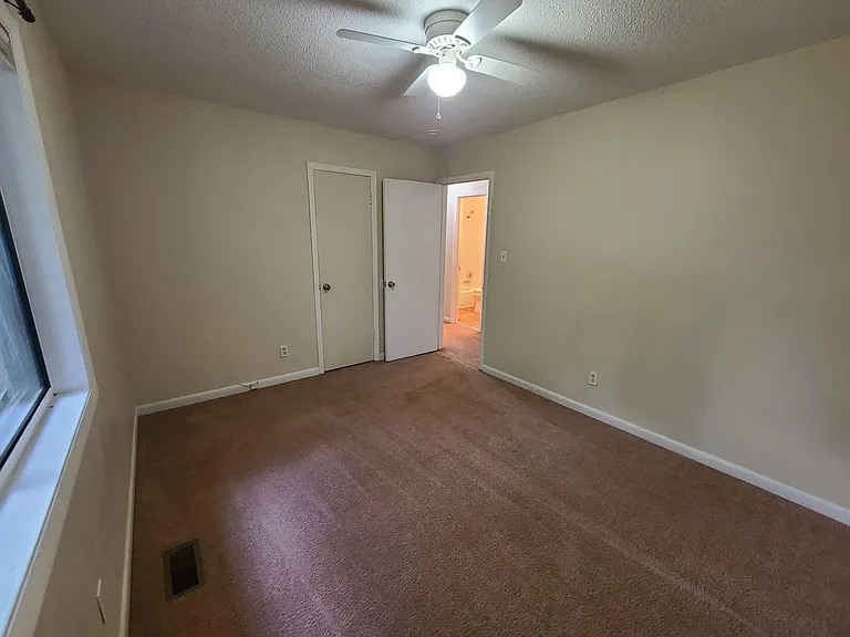 612 Platinum St — Photo 29