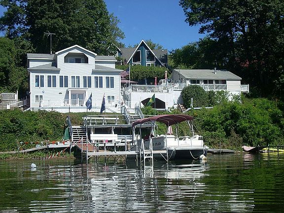 saratoga lake house