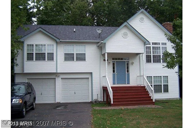 35390 Army Navy Dr photo 1