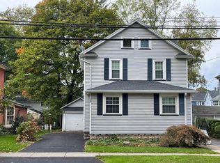 158 S Main St, Fairport, NY