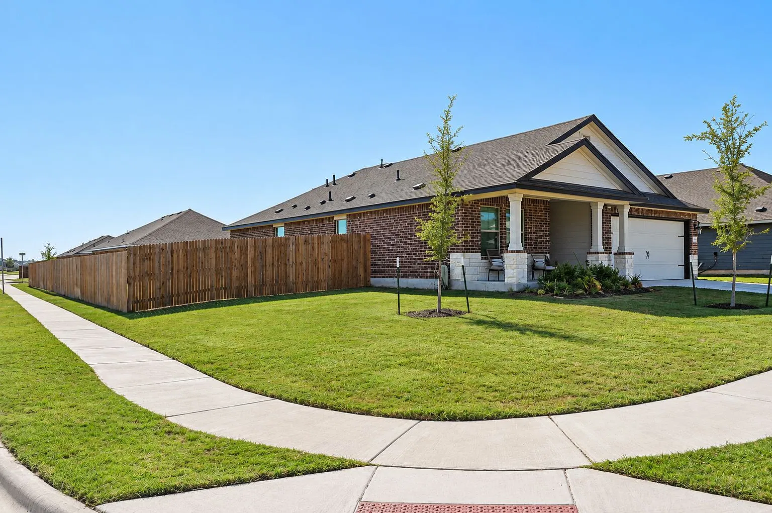 3 bed, 1959 sqft, $1,850 — Photo 2